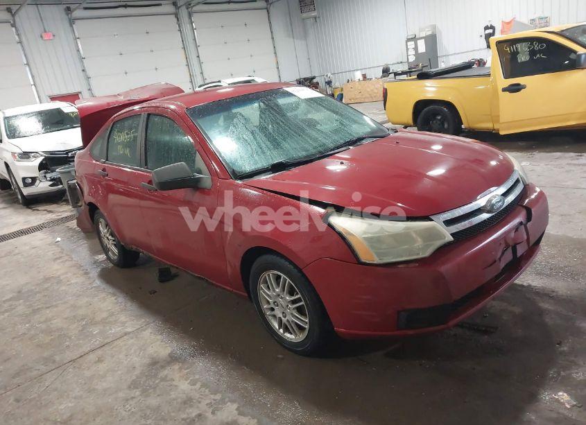 2010 Ford Focus SE (VIN 1FAHP3FN9AW140152) main photo