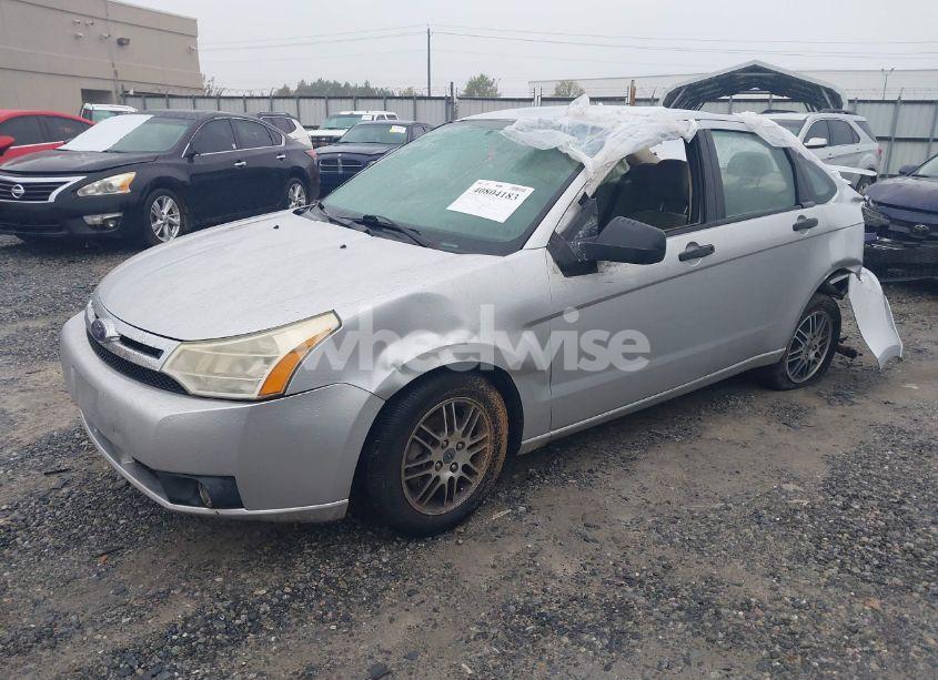 Photo 2 of 2010 Ford Focus SE (VIN 1FAHP3FN9AW146923)