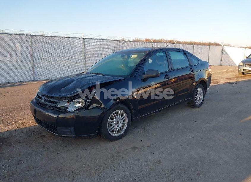 Photo 2 of 2010 Ford Focus SE (VIN 1FAHP3FN9AW201385)