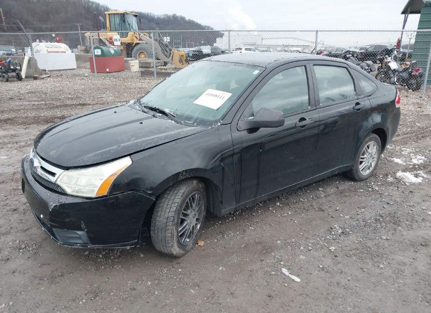 Photo 2 of 2010 Ford Focus SE (VIN 1FAHP3FN9AW219885)