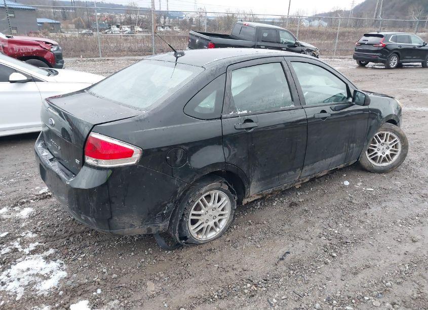 Photo 4 of 2010 Ford Focus SE (VIN 1FAHP3FN9AW219885)