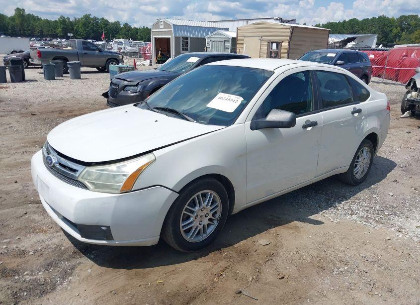 Photo 2 of 2010 Ford Focus SE (VIN 1FAHP3FN9AW254071)