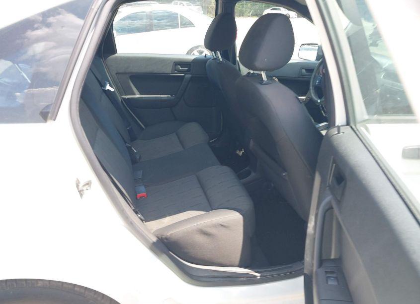 Photo 8 of 2010 Ford Focus SE (VIN 1FAHP3FN9AW254071)