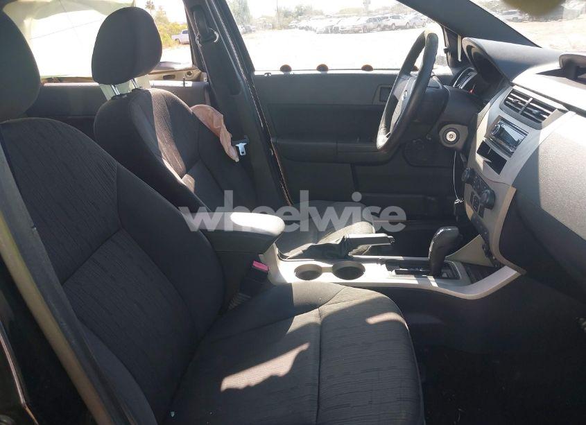 Photo 5 of 2010 Ford Focus SE (VIN 1FAHP3FN9AW273252)