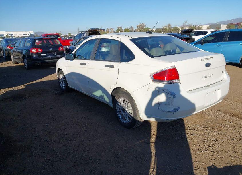 Photo 3 of 2010 Ford Focus SE (VIN 1FAHP3FN9AW280461)