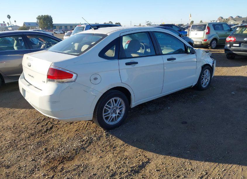 Photo 4 of 2010 Ford Focus SE (VIN 1FAHP3FN9AW280461)