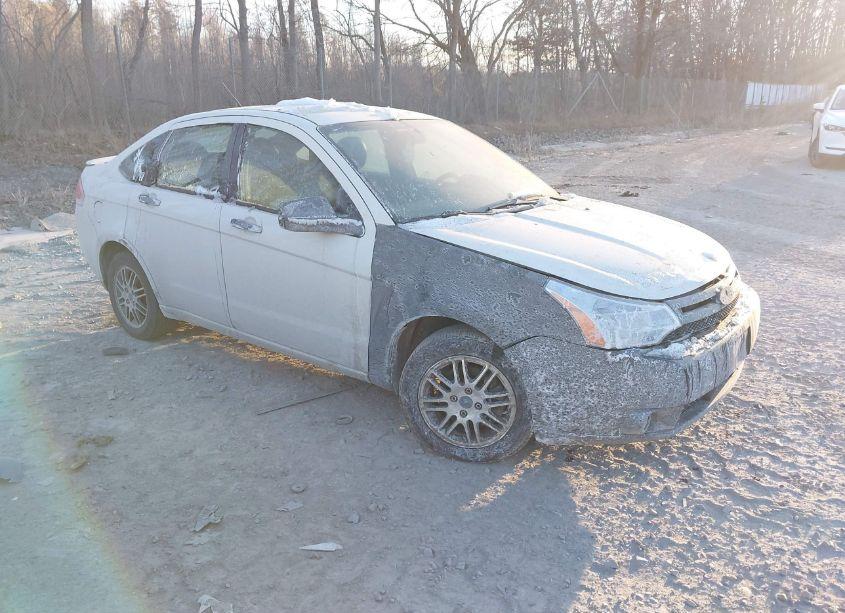 2011 Ford Focus SE (VIN 1FAHP3FN9BW109744) main photo