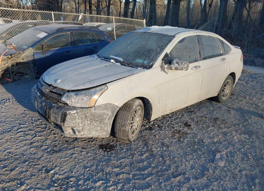 Photo 2 of 2011 Ford Focus SE (VIN 1FAHP3FN9BW109744)