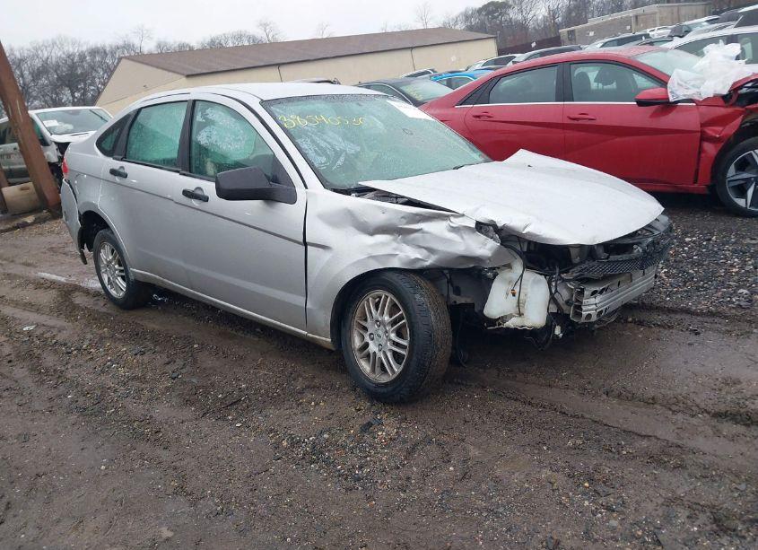 2011 Ford Focus SE (VIN 1FAHP3FN9BW128598) main photo