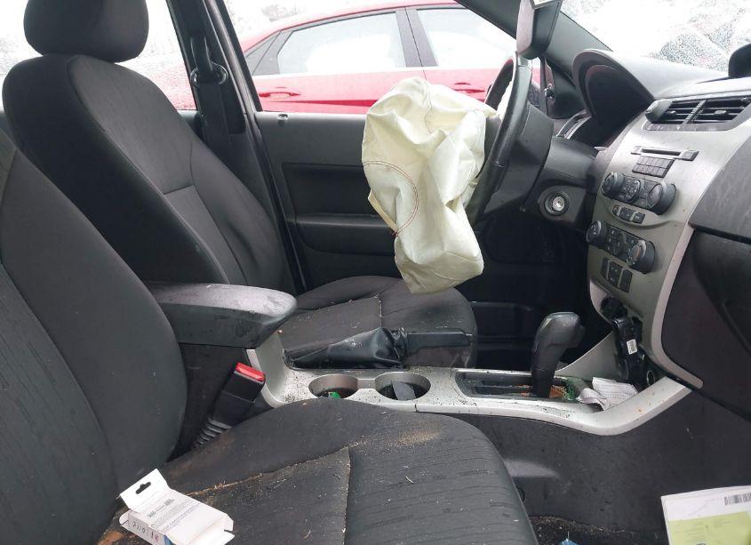 Photo 5 of 2011 Ford Focus SE (VIN 1FAHP3FN9BW128598)