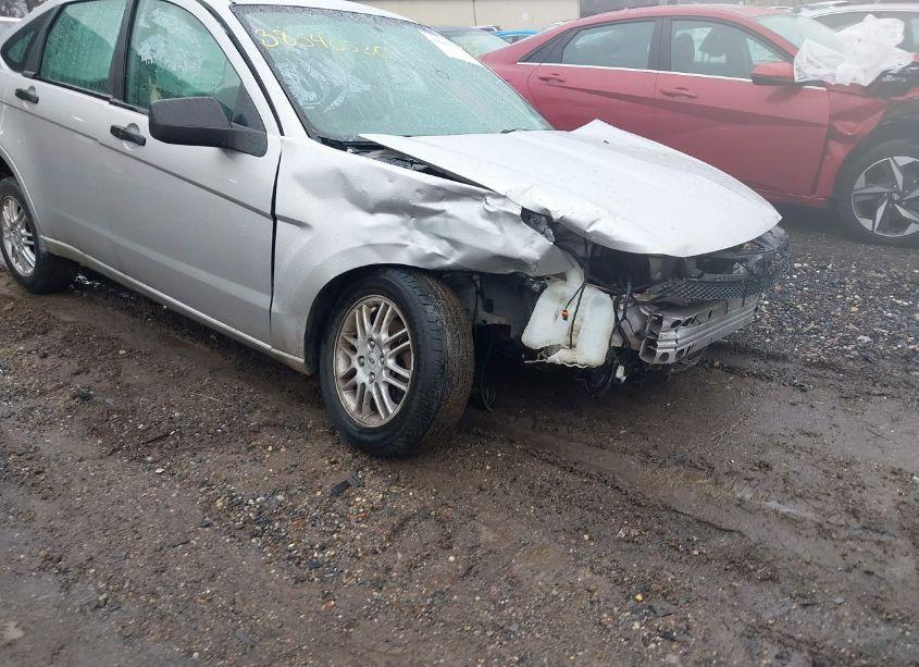 Photo 6 of 2011 Ford Focus SE (VIN 1FAHP3FN9BW128598)