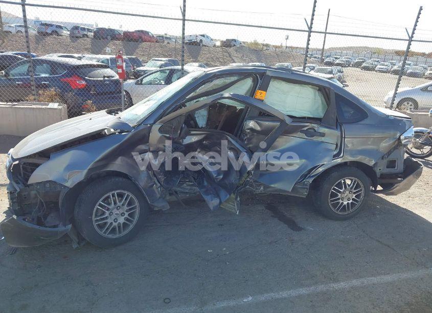 Photo 6 of 2011 Ford Focus SE (VIN 1FAHP3FN9BW180295)