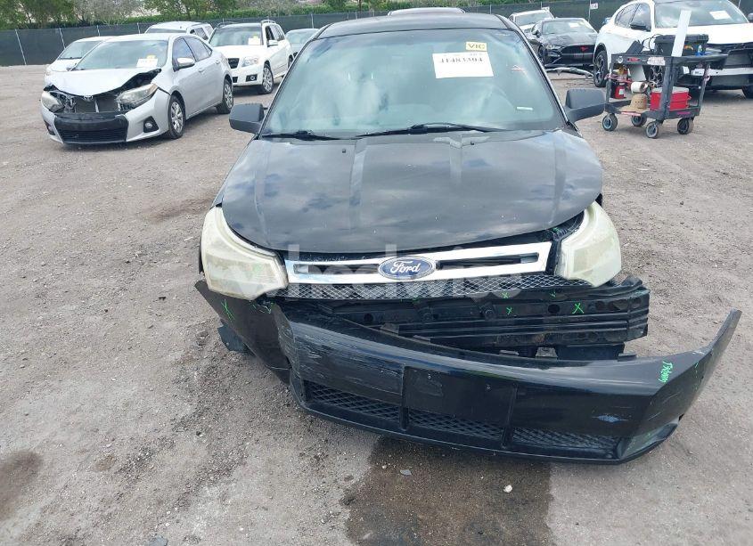 Photo 6 of 2011 Ford Focus SE (VIN 1FAHP3FN9BW180880)