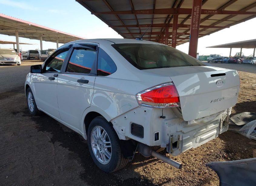 Photo 3 of 2011 Ford Focus SE (VIN 1FAHP3FN9BW190650)