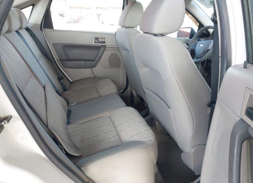 Photo 8 of 2011 Ford Focus SE (VIN 1FAHP3FN9BW190650)