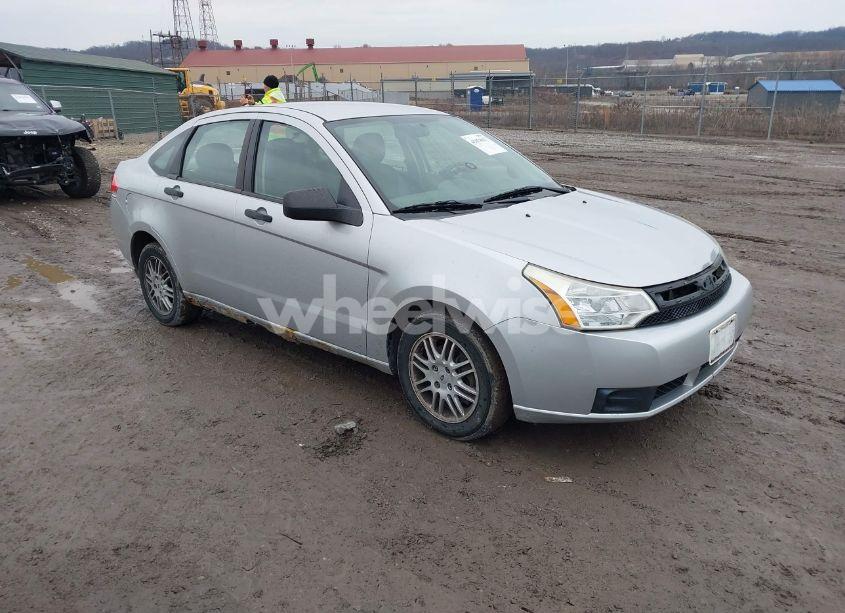 2011 Ford Focus SE (VIN 1FAHP3FN9BW195024) main photo