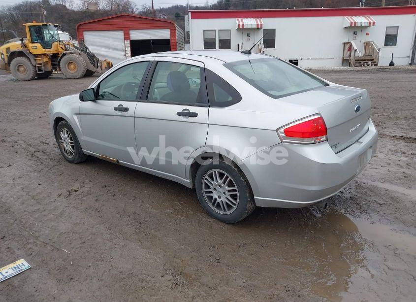 Photo 3 of 2011 Ford Focus SE (VIN 1FAHP3FN9BW195024)