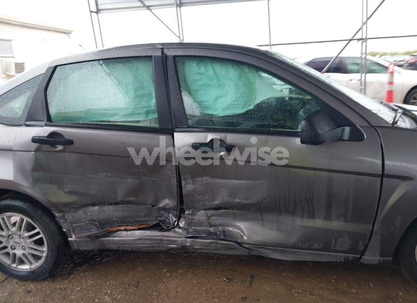 Photo 13 of 2011 Ford Focus SE (VIN 1FAHP3FN9BW196836)