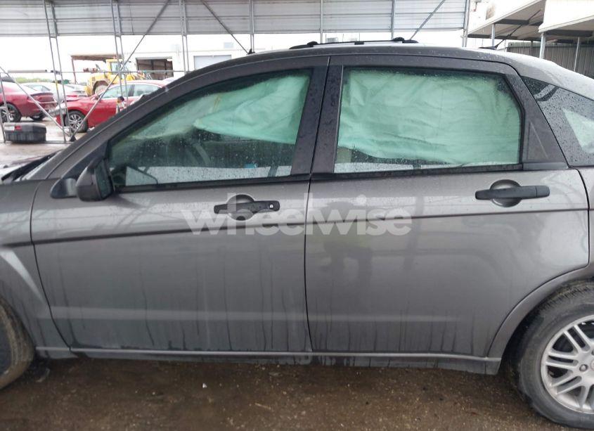 Photo 14 of 2011 Ford Focus SE (VIN 1FAHP3FN9BW196836)