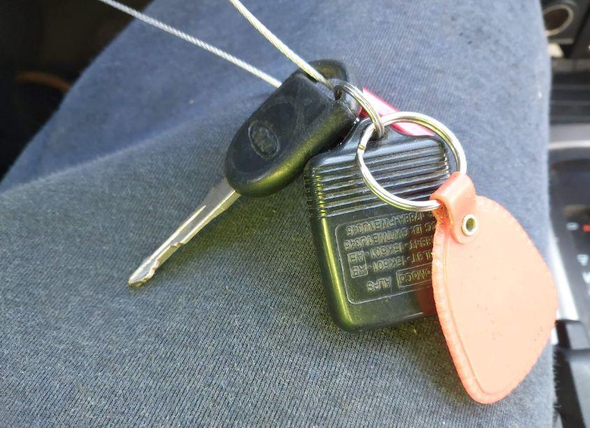 Photo 11 of 2010 Ford Focus SE (VIN 1FAHP3FNXAW103904)