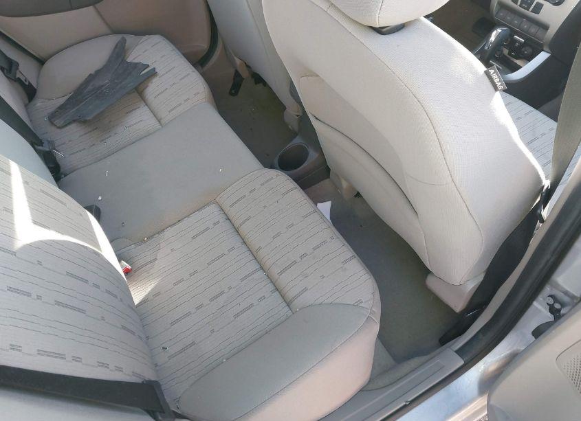 Photo 8 of 2010 Ford Focus SE (VIN 1FAHP3FNXAW103904)