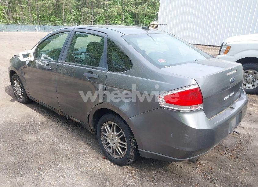 Photo 3 of 2010 Ford Focus SE (VIN 1FAHP3FNXAW125238)