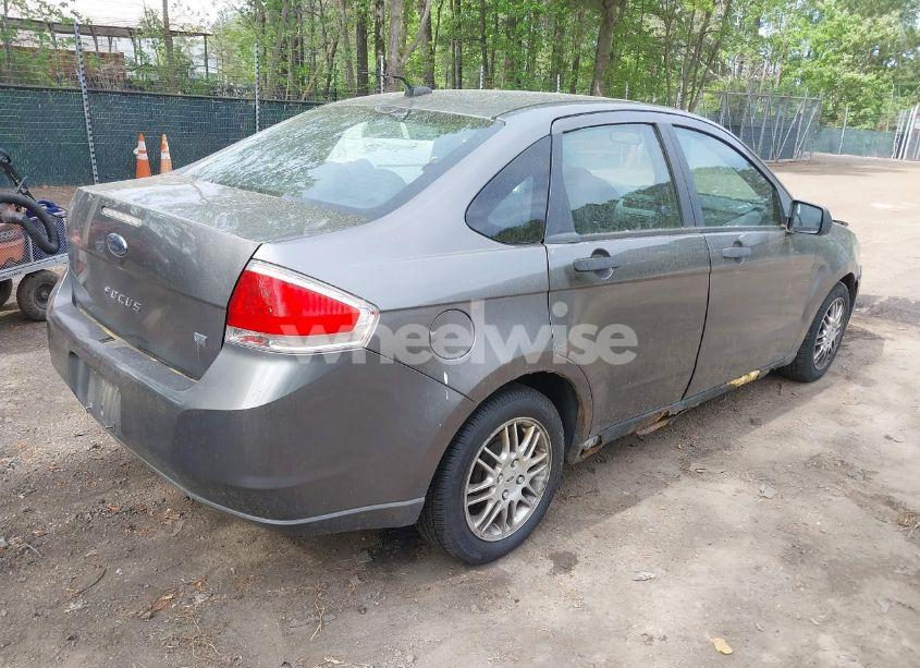 Photo 4 of 2010 Ford Focus SE (VIN 1FAHP3FNXAW125238)