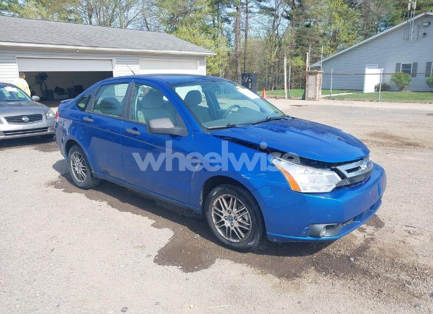 2010 Ford Focus SE (VIN 1FAHP3FNXAW159048) main photo