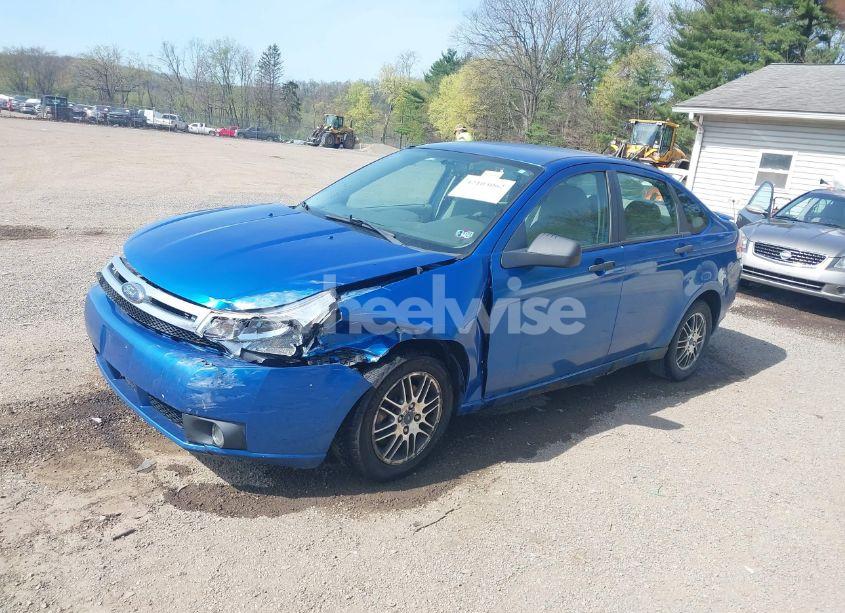 Photo 2 of 2010 Ford Focus SE (VIN 1FAHP3FNXAW159048)