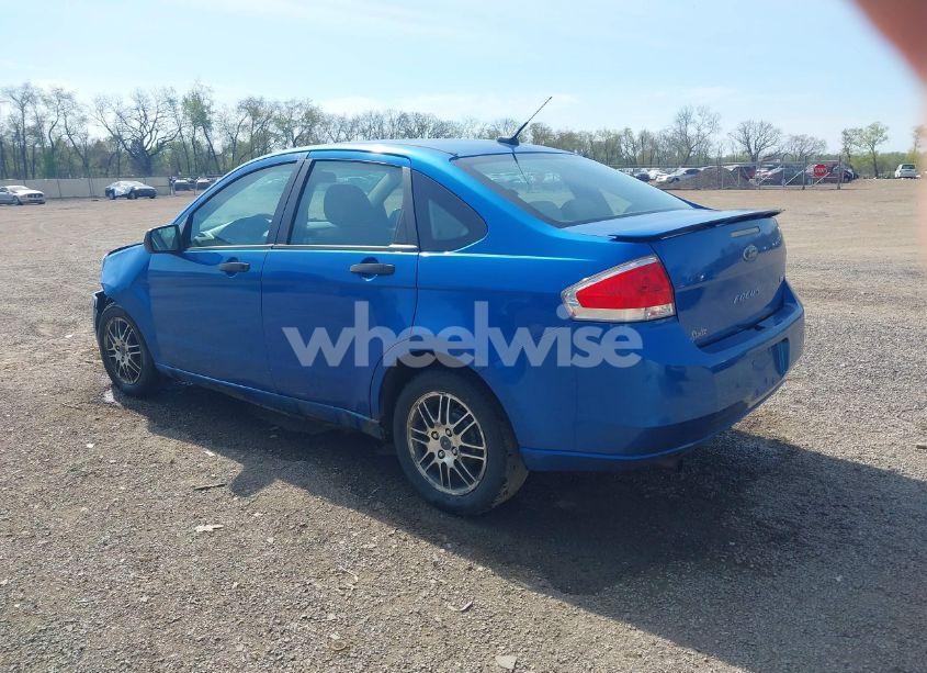 Photo 3 of 2010 Ford Focus SE (VIN 1FAHP3FNXAW159048)