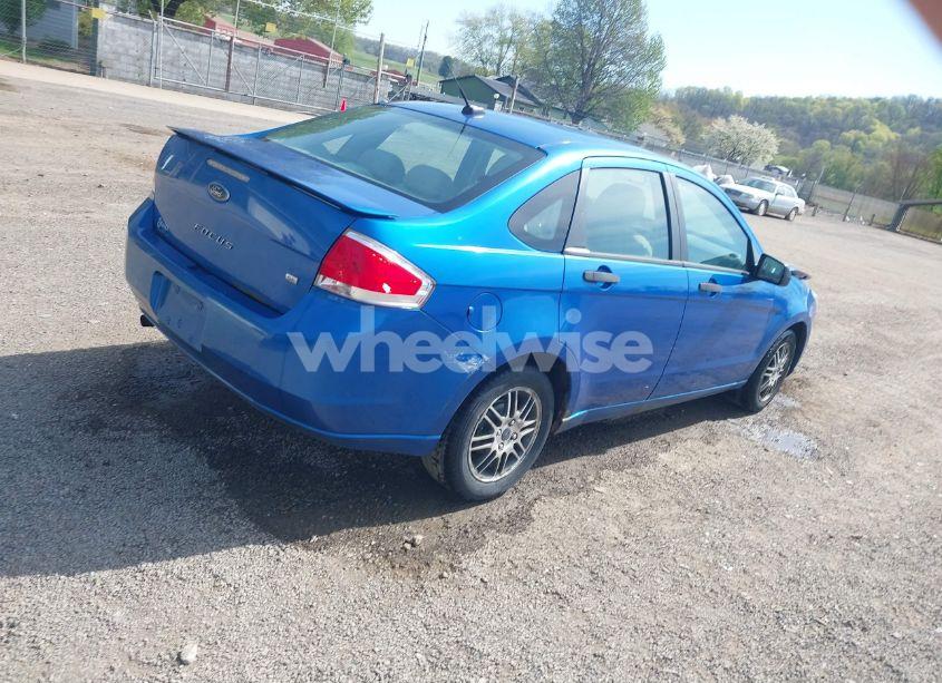 Photo 4 of 2010 Ford Focus SE (VIN 1FAHP3FNXAW159048)