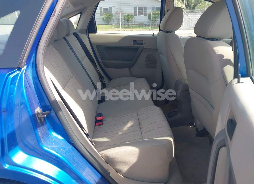 Photo 8 of 2010 Ford Focus SE (VIN 1FAHP3FNXAW159048)