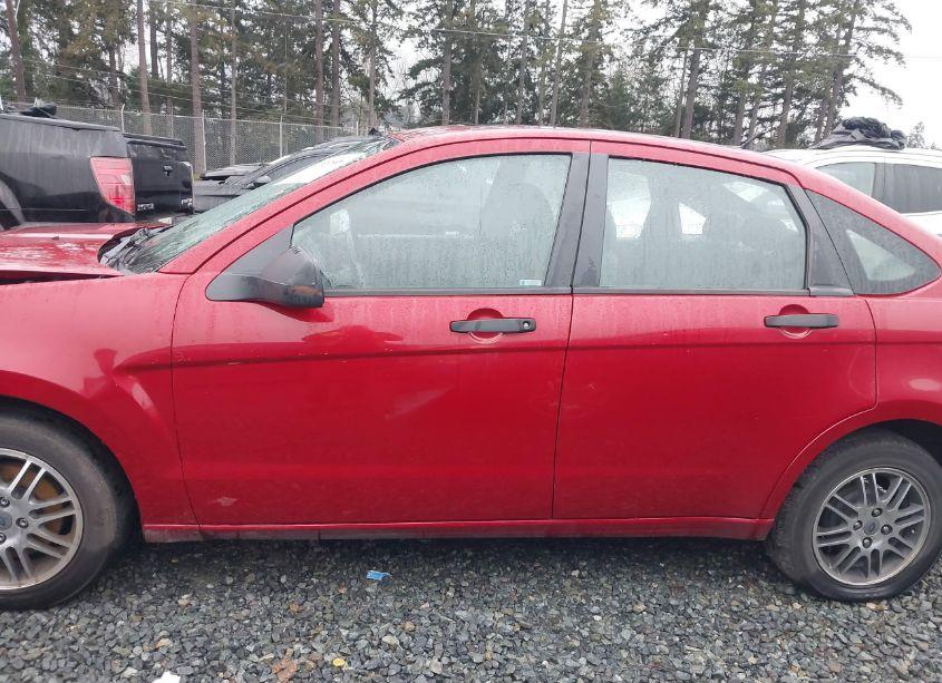 Photo 14 of 2010 Ford Focus SE (VIN 1FAHP3FNXAW160488)