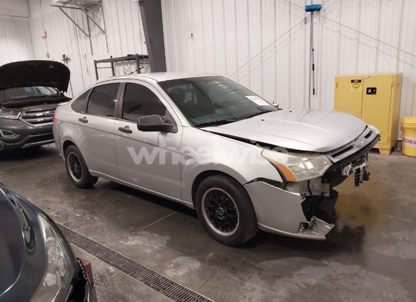 2010 Ford Focus SE (VIN 1FAHP3FNXAW165206) main photo