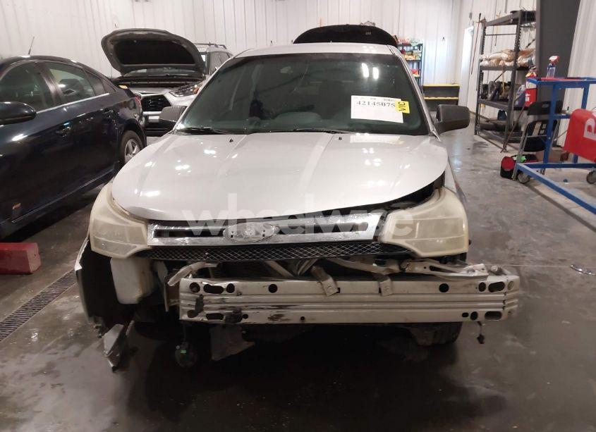 Photo 12 of 2010 Ford Focus SE (VIN 1FAHP3FNXAW165206)