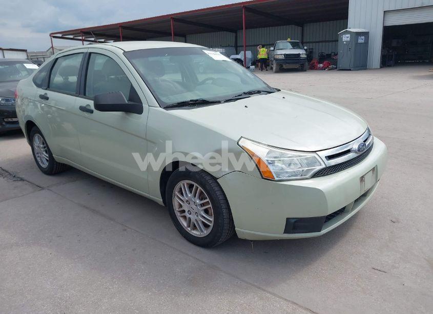 2010 Ford Focus (VIN 1FAHP3FNXAW171250) main photo