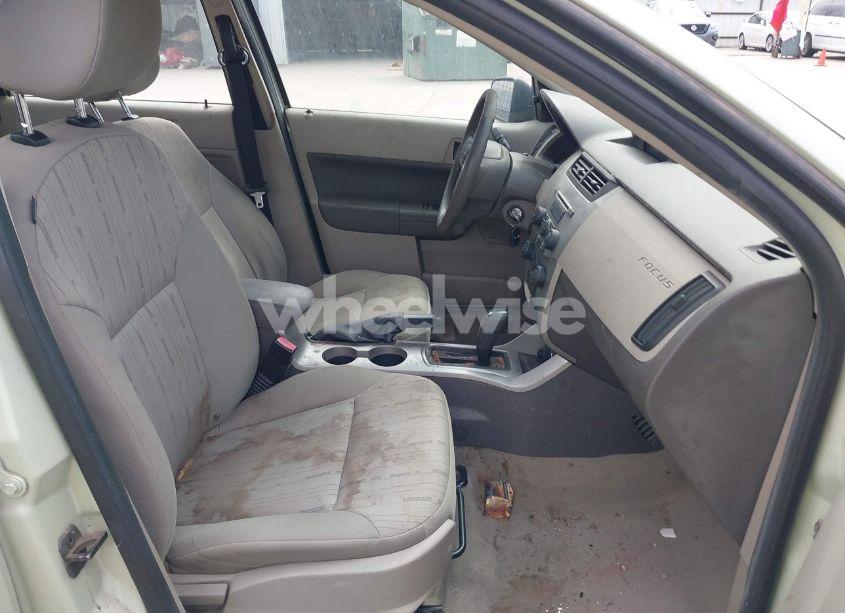 Photo 5 of 2010 Ford Focus (VIN 1FAHP3FNXAW171250)