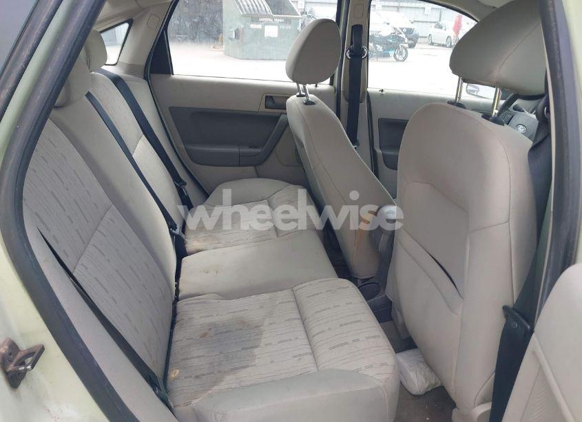 Photo 8 of 2010 Ford Focus (VIN 1FAHP3FNXAW171250)