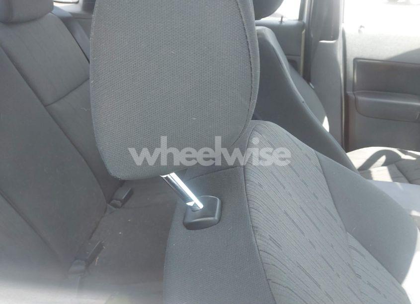 Photo 8 of 2010 Ford Focus SE (VIN 1FAHP3FNXAW171457)