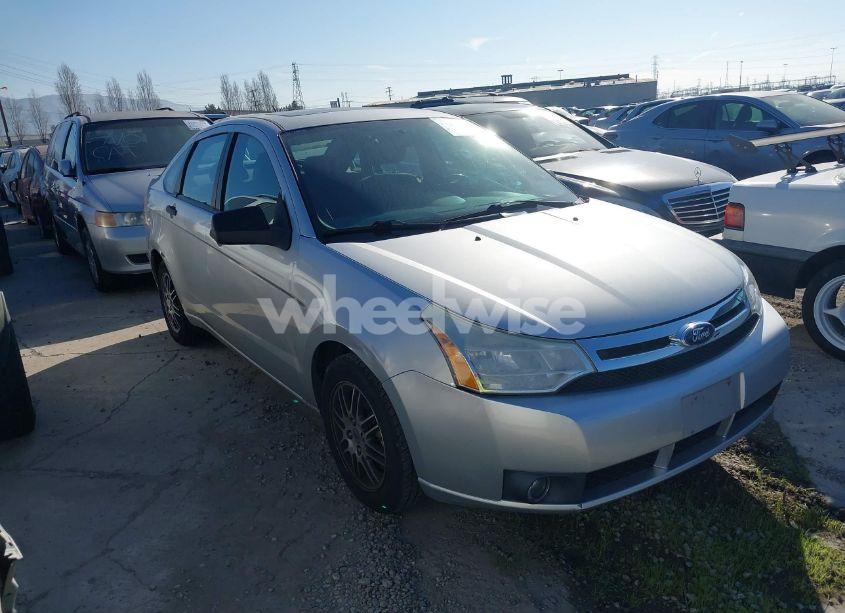 2010 Ford Focus SE (VIN 1FAHP3FNXAW174634) main photo