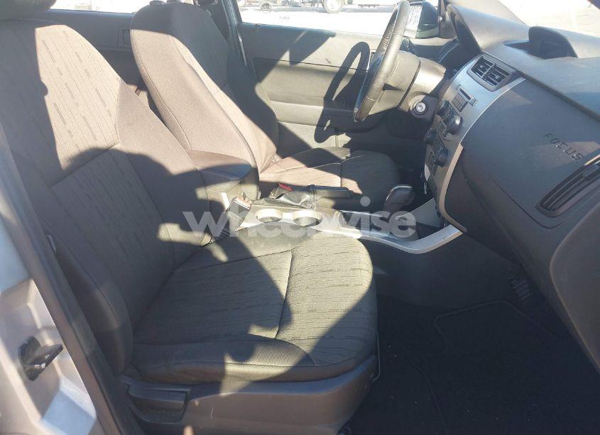 Photo 5 of 2010 Ford Focus SE (VIN 1FAHP3FNXAW174634)