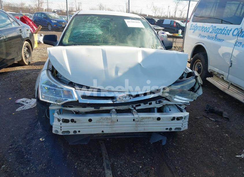 Photo 13 of 2010 Ford Focus SE (VIN 1FAHP3FNXAW186332)