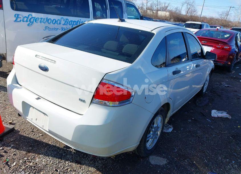 Photo 4 of 2010 Ford Focus SE (VIN 1FAHP3FNXAW186332)