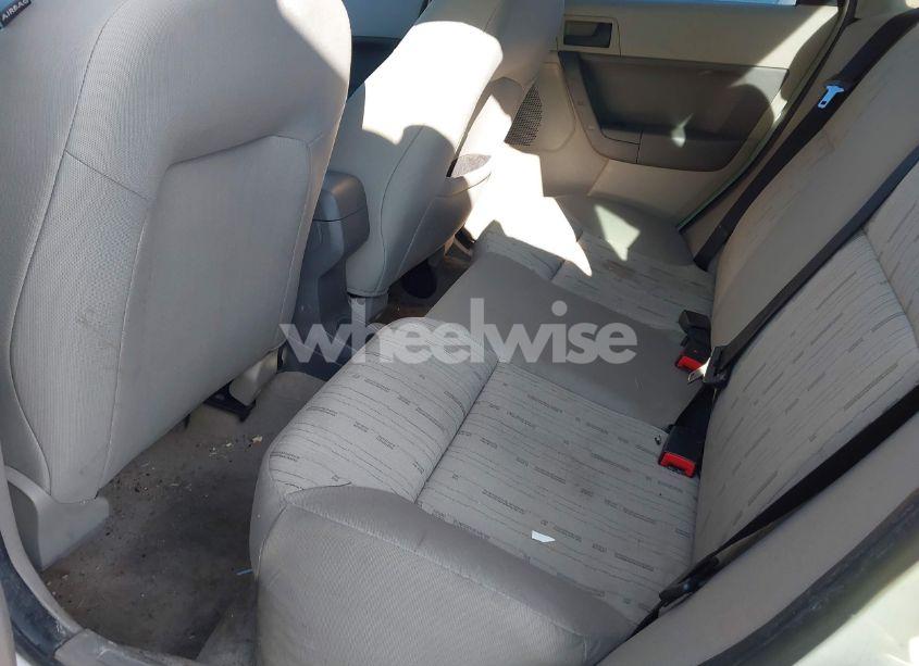 Photo 8 of 2010 Ford Focus SE (VIN 1FAHP3FNXAW186332)