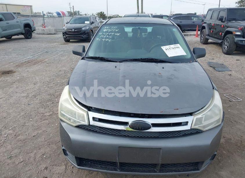 Photo 12 of 2010 Ford Focus SE (VIN 1FAHP3FNXAW251115)