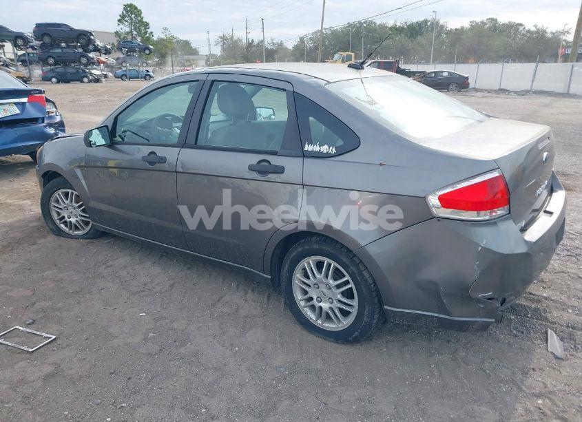 Photo 3 of 2010 Ford Focus SE (VIN 1FAHP3FNXAW251115)