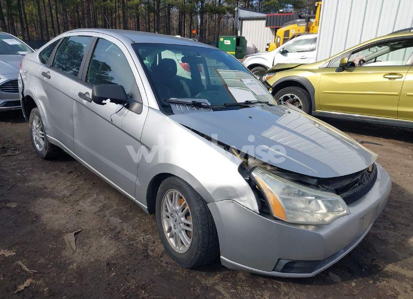 2010 Ford Focus SE (VIN 1FAHP3FNXAW273177) main photo