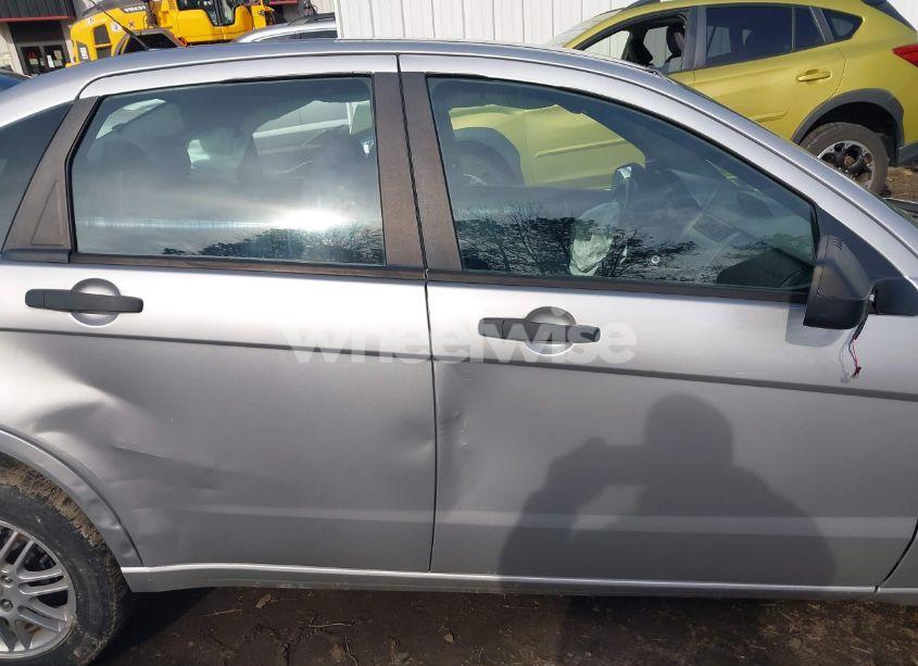 Photo 12 of 2010 Ford Focus SE (VIN 1FAHP3FNXAW273177)