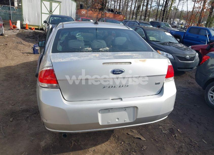 Photo 15 of 2010 Ford Focus SE (VIN 1FAHP3FNXAW273177)
