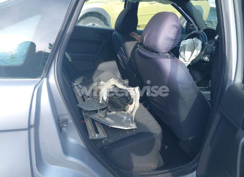 Photo 8 of 2010 Ford Focus SE (VIN 1FAHP3FNXAW273177)